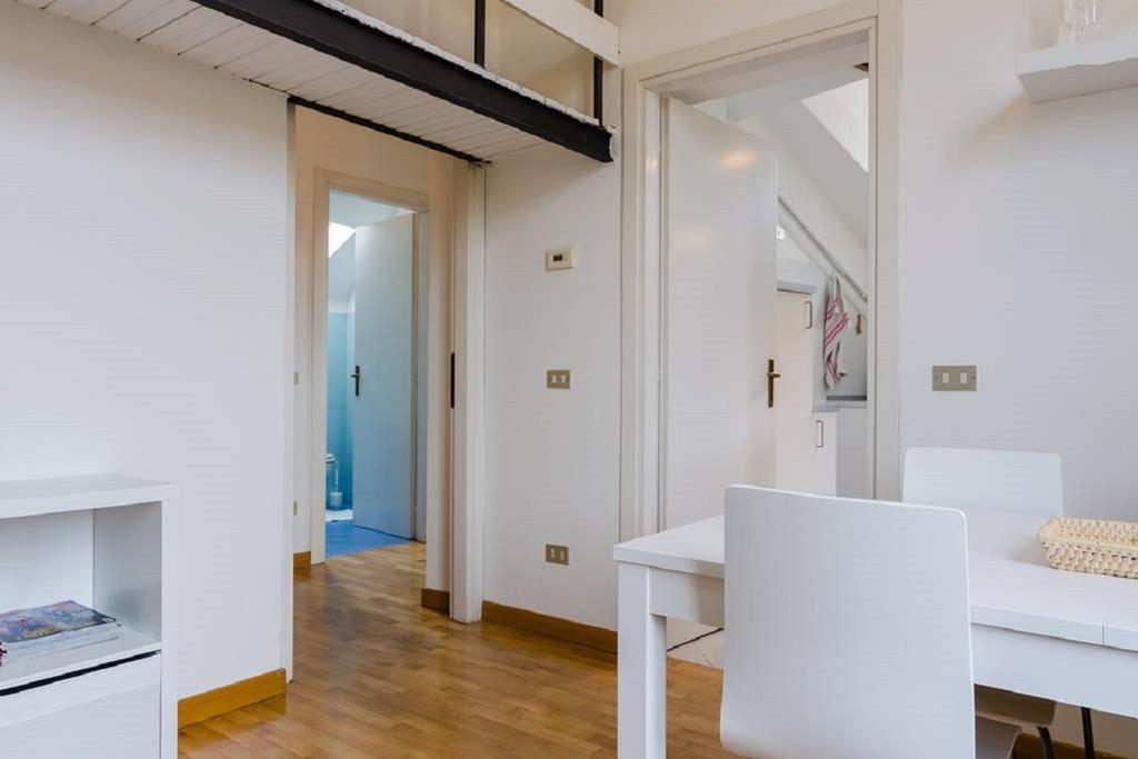 V12 Design Apartments Milan Bilik gambar